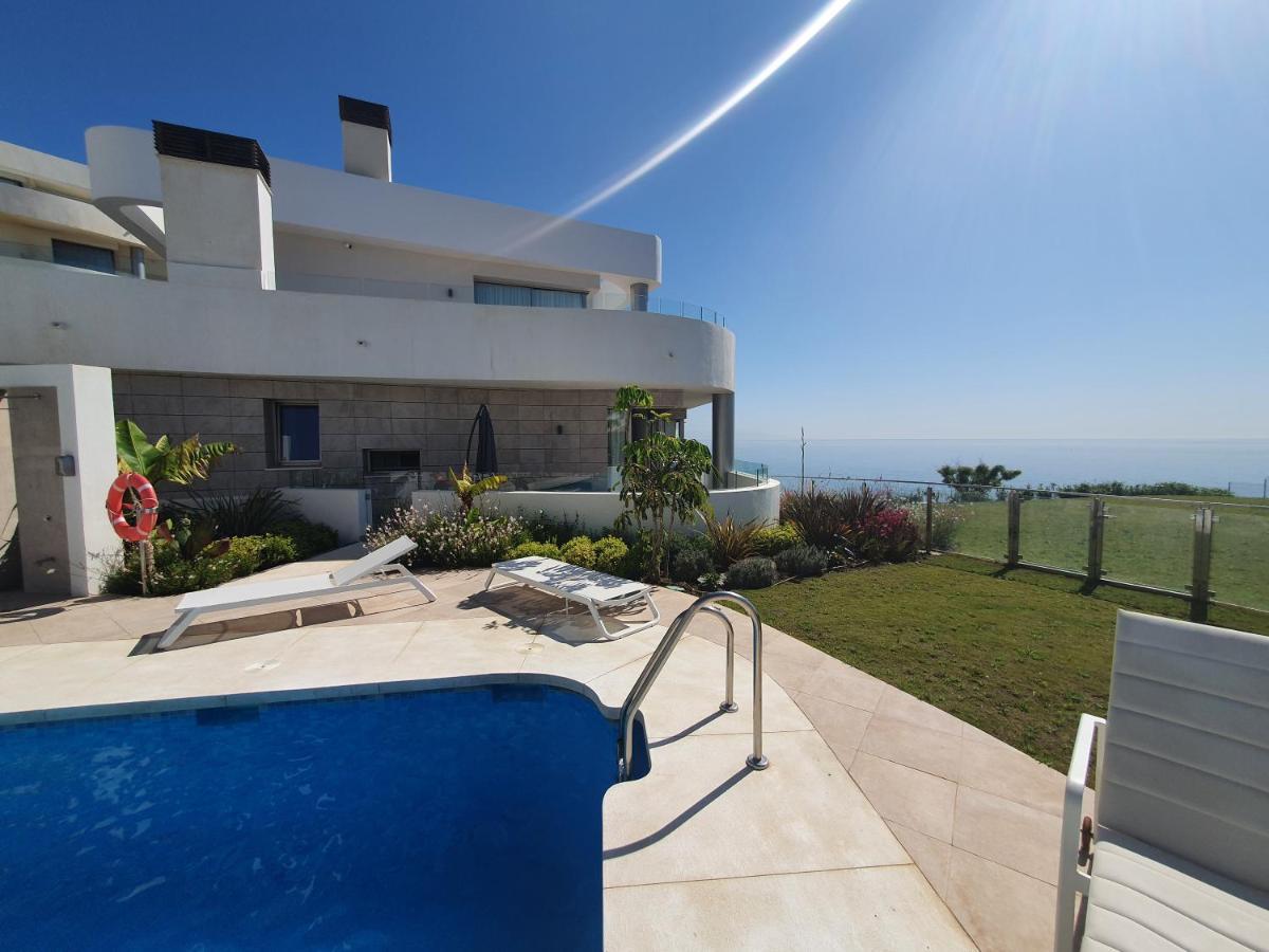 Luxury Beachfront Apartment With Pool, Sauna, Fitness And Gym In Province Malaga, Andalusia Mijas Kültér fotó