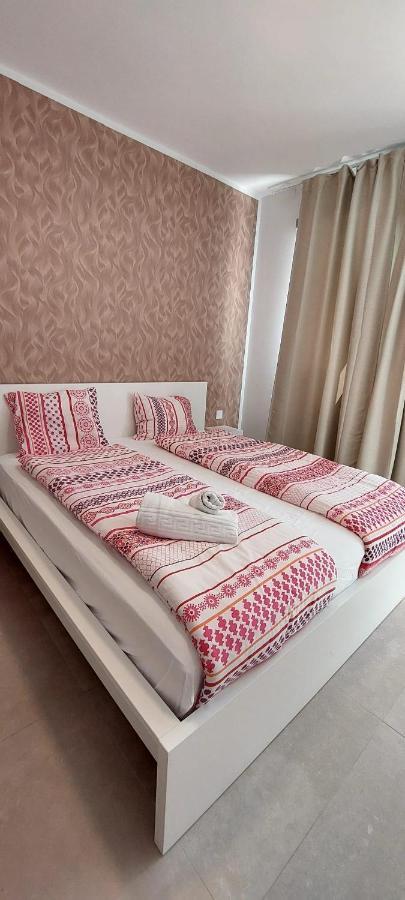 Luxury Beachfront Apartment With Pool, Sauna, Fitness And Gym In Province Malaga, Andalusia Mijas Kültér fotó