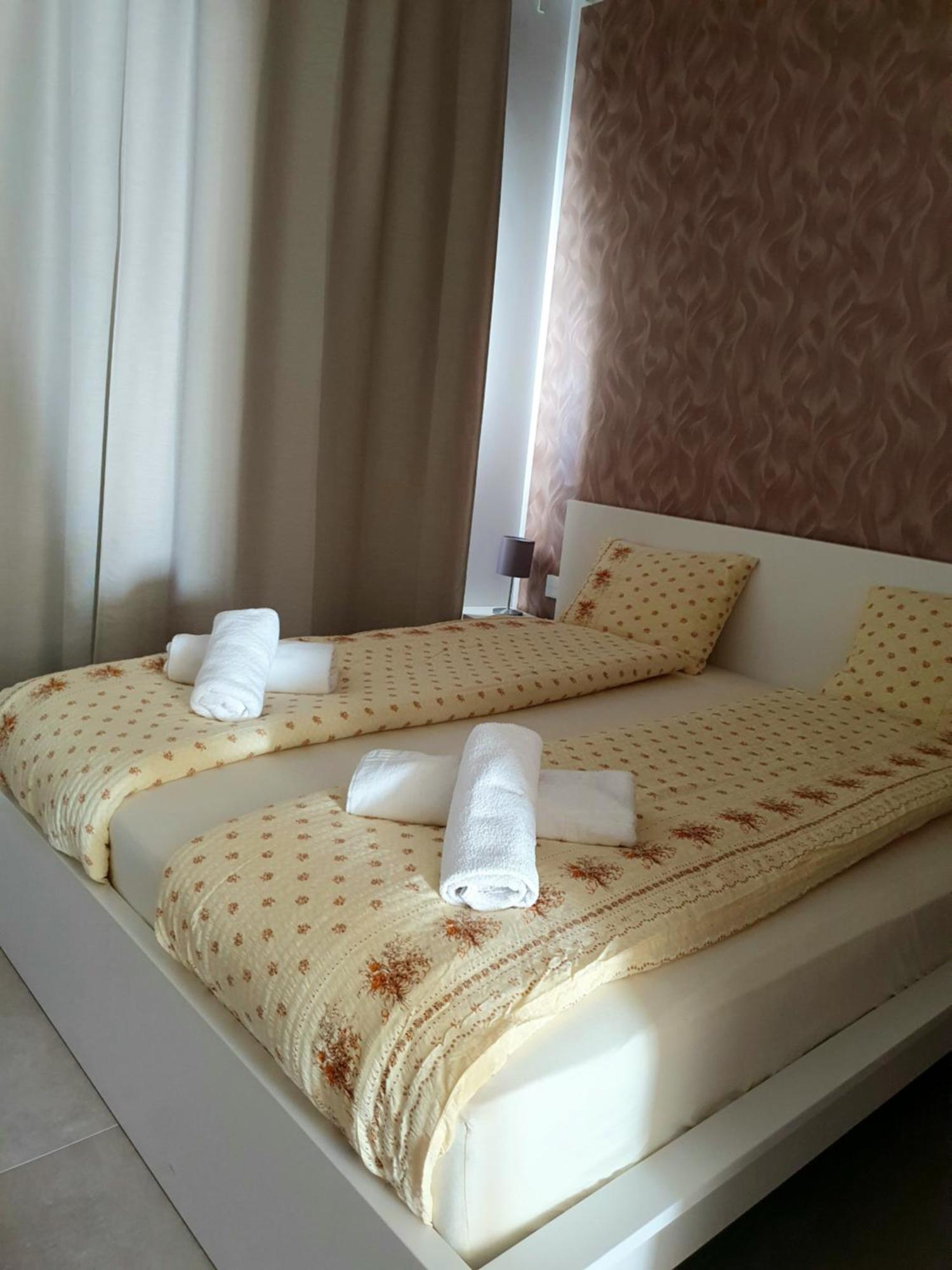 Luxury Beachfront Apartment With Pool, Sauna, Fitness And Gym In Province Malaga, Andalusia Mijas Kültér fotó
