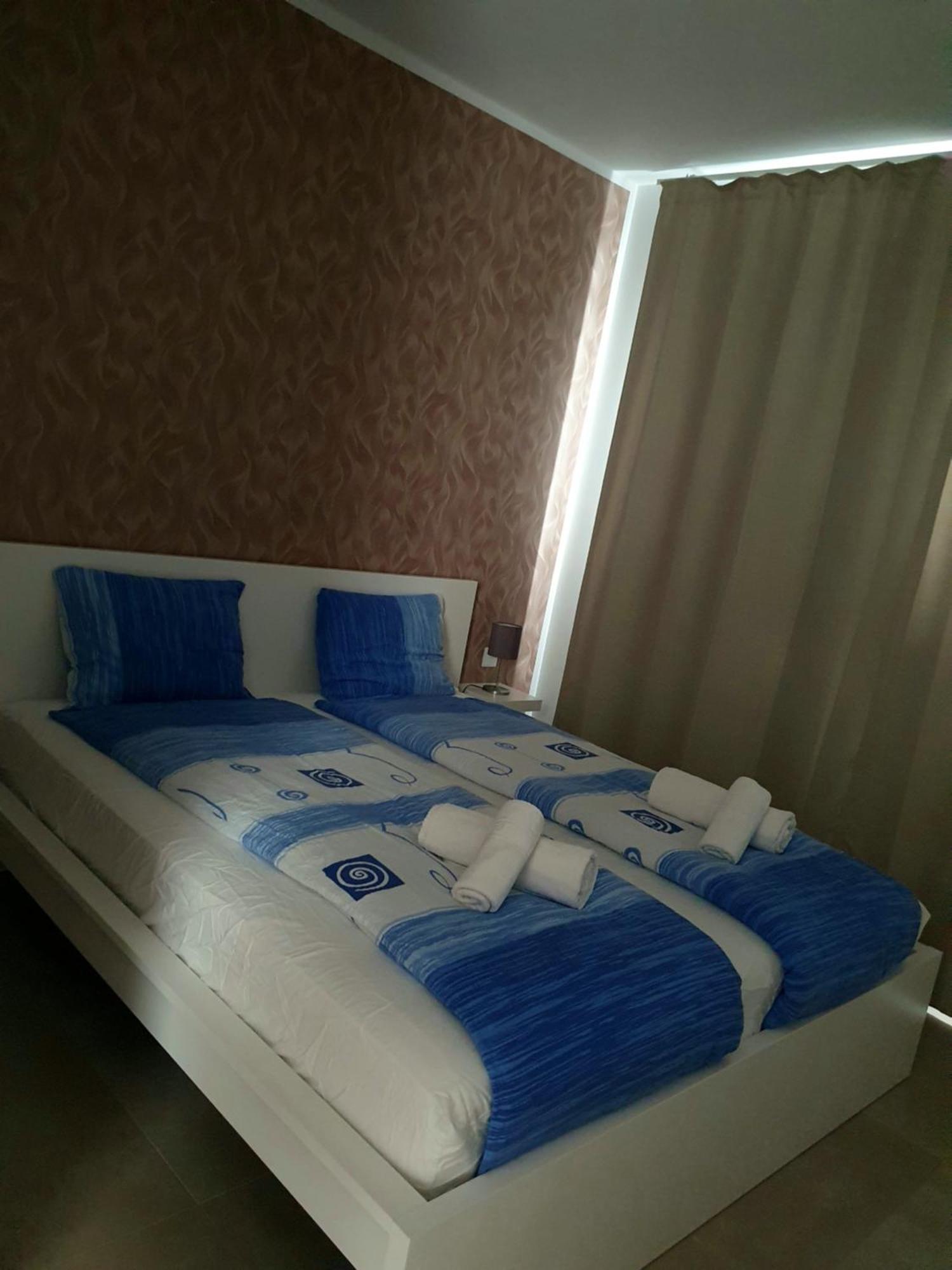 Luxury Beachfront Apartment With Pool, Sauna, Fitness And Gym In Province Malaga, Andalusia Mijas Kültér fotó