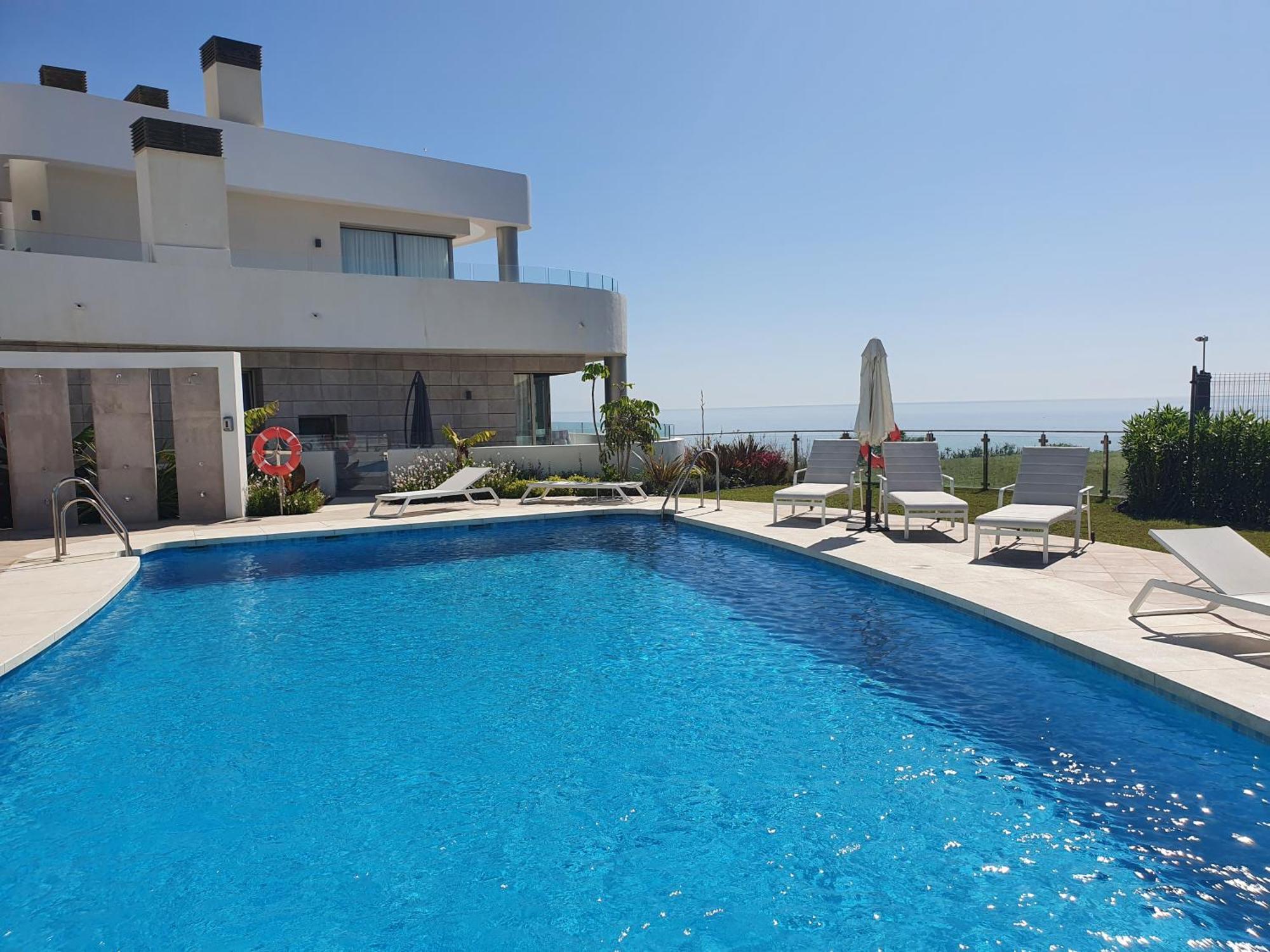 Luxury Beachfront Apartment With Pool, Sauna, Fitness And Gym In Province Malaga, Andalusia Mijas Kültér fotó