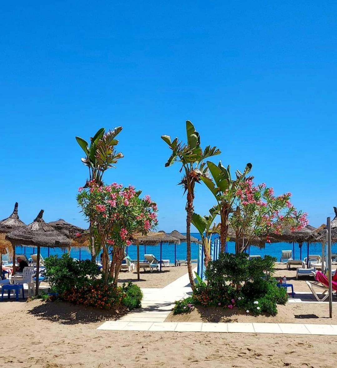 Luxury Beachfront Apartment With Pool, Sauna, Fitness And Gym In Province Malaga, Andalusia Mijas Kültér fotó