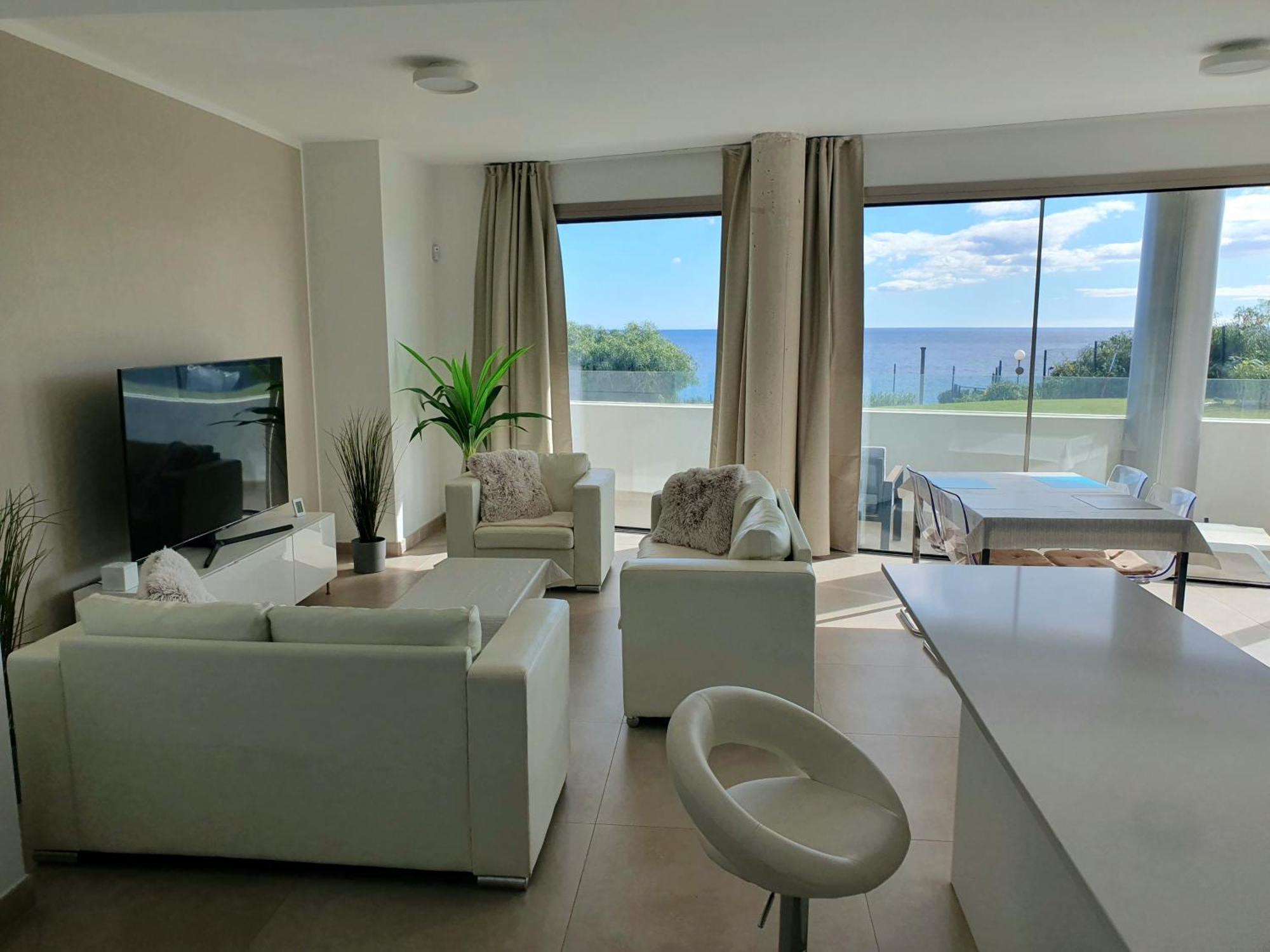 Luxury Beachfront Apartment With Pool, Sauna, Fitness And Gym In Province Malaga, Andalusia Mijas Kültér fotó